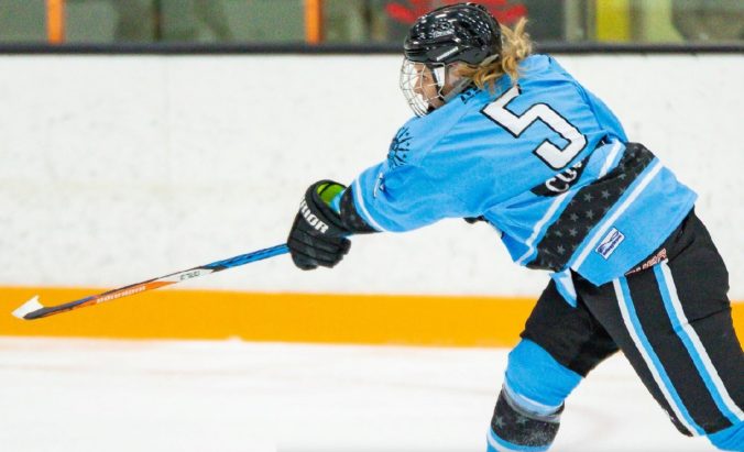 Lenka Čurmová je prvou Slovenkou s gólom v zámorskej NWHL, vyhlásili ju za hráčku týždňa
