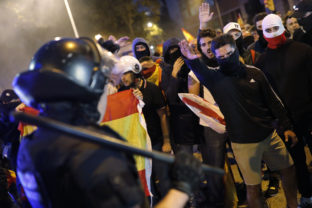 Španielska polícia, krajná pravica