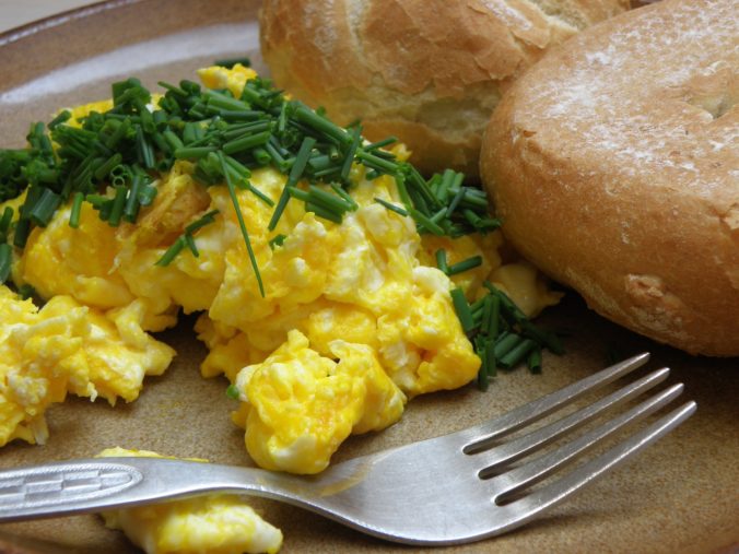 Slováci jedia vajcia pomerne často, najradšej si z nich pripravujú praženicu