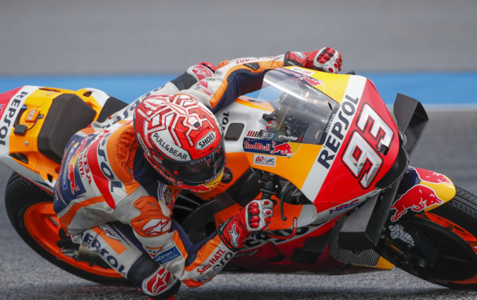 Video: Márquez opäť obhájil titul majstra sveta v MotoGP, v Thajsku boli dramatické preteky