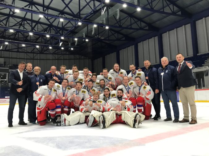 Hokejový tím Univerzity Karlovej v Prahe získal bronzovú medailu na Student Hockey Challenge 2019