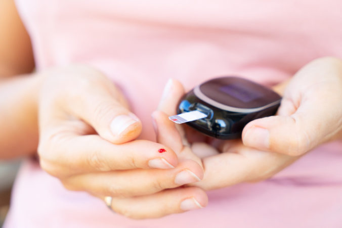 Pacientov s cukrovkou každoročne pribúda, môžu požiadať o príspevok na glukózový senzor