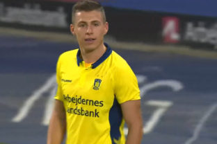 Samuel Mráz sa v šiestom zápase v drese Bröndby Kodaň v dánskej Superlige dočkal premiérového gólového zápisu a skóroval hneď dvakrát.