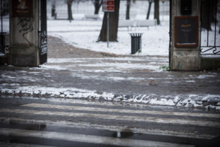 POČASIE: Sneženie v Bratislave (2. december 2019)