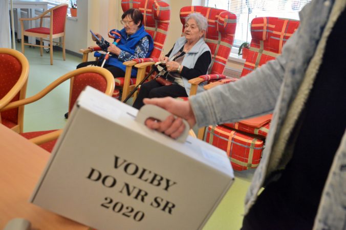 VOĽBY: Volebný akt v domove seniorov