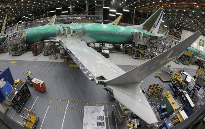 Boeing zníži počet zamestnancov o desať percent