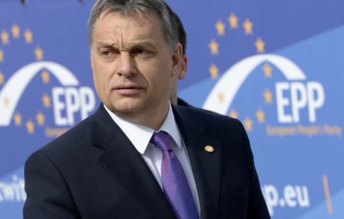 Maďarský Fidesz chce s občanmi konzultovať podporu pre európske sankcie proti Rusku, tvrdí že nám škodia
