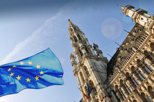 Brusel umožní členským štátom výnimky z rozpočtových pravidiel aj v budúcom roku.