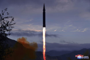 Raketové testy, hypersonická raketa, KLDR