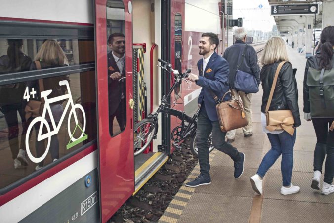 Pocas europskeho tyzdna mobility zssk mysli aj na cyklistov a ponuka im moznost prepravit bicykel bezplatne.jpg