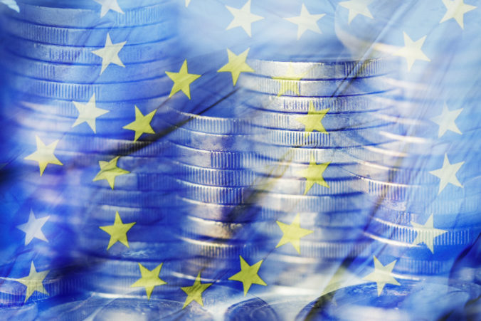 Europoslanci schválili globálnu minimálnu korporátnu daň, žiadajú rýchle zavedenie
