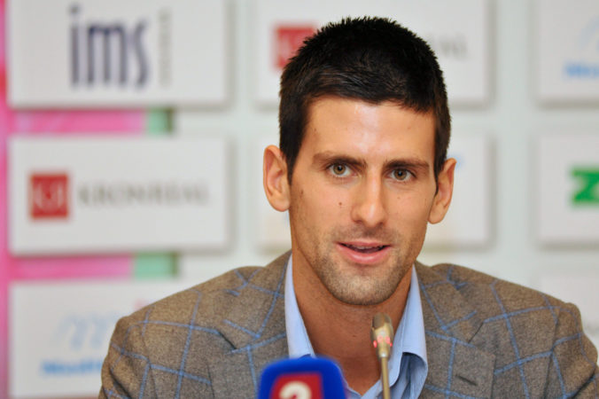 Srský tenista Novak Djokovič oslávil pravoslávne Vianoce v karanténe.