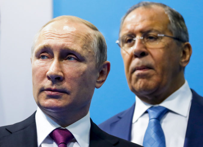 Rusko hovorí jednostrannej výhode USA a zmrazilo inšpekcie jeho jadrových arzenálov