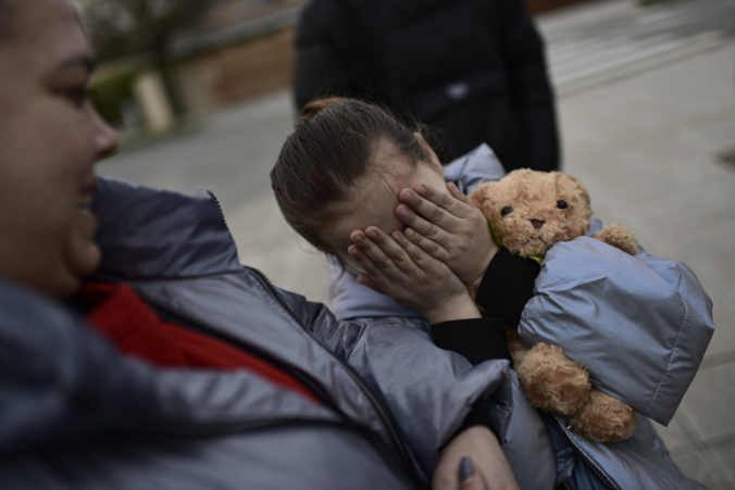 Nezvestných detí na Ukrajine pribúda, viac ako 12-tisíc malo byť odvlečených do Ruska