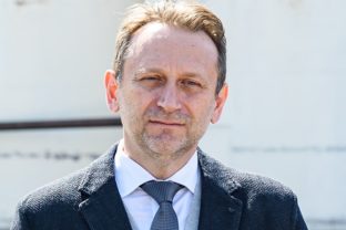 Minister Vlčan sa dištancoval od predĺženia nájomnej zmluvy s Bödörovcami  na chatu v katastri obce Čifáre