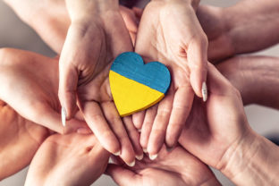 Ukrajina, srdce, pomoc, ruky,