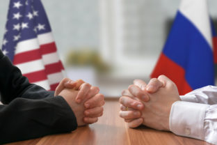 Dohoda, USA, Rusko, vlajky, ruky