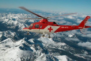 Horski zachranari vrtulnikova zachranna zdravotna sluzba.jpg