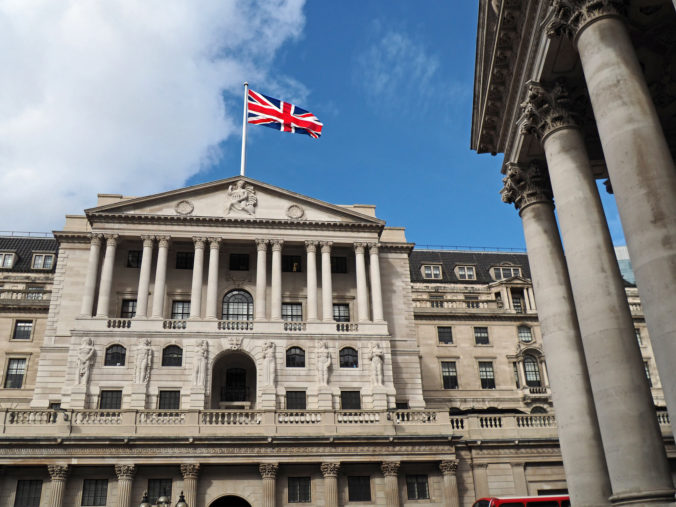 Britská centrálna banka zvýšila úroky o pol percentuálneho bodu, inflácia v krajine prekročila deväť percent