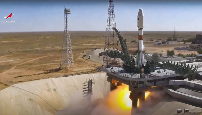 Rusi vyslali na obežnú dráhu iránsky satelit, podľa kritikov tak budú sledovať Ukrajinu aj ďalšie štáty (video)