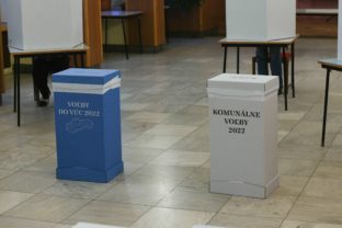 VOĽBY: Otvorenie volebných miestností
