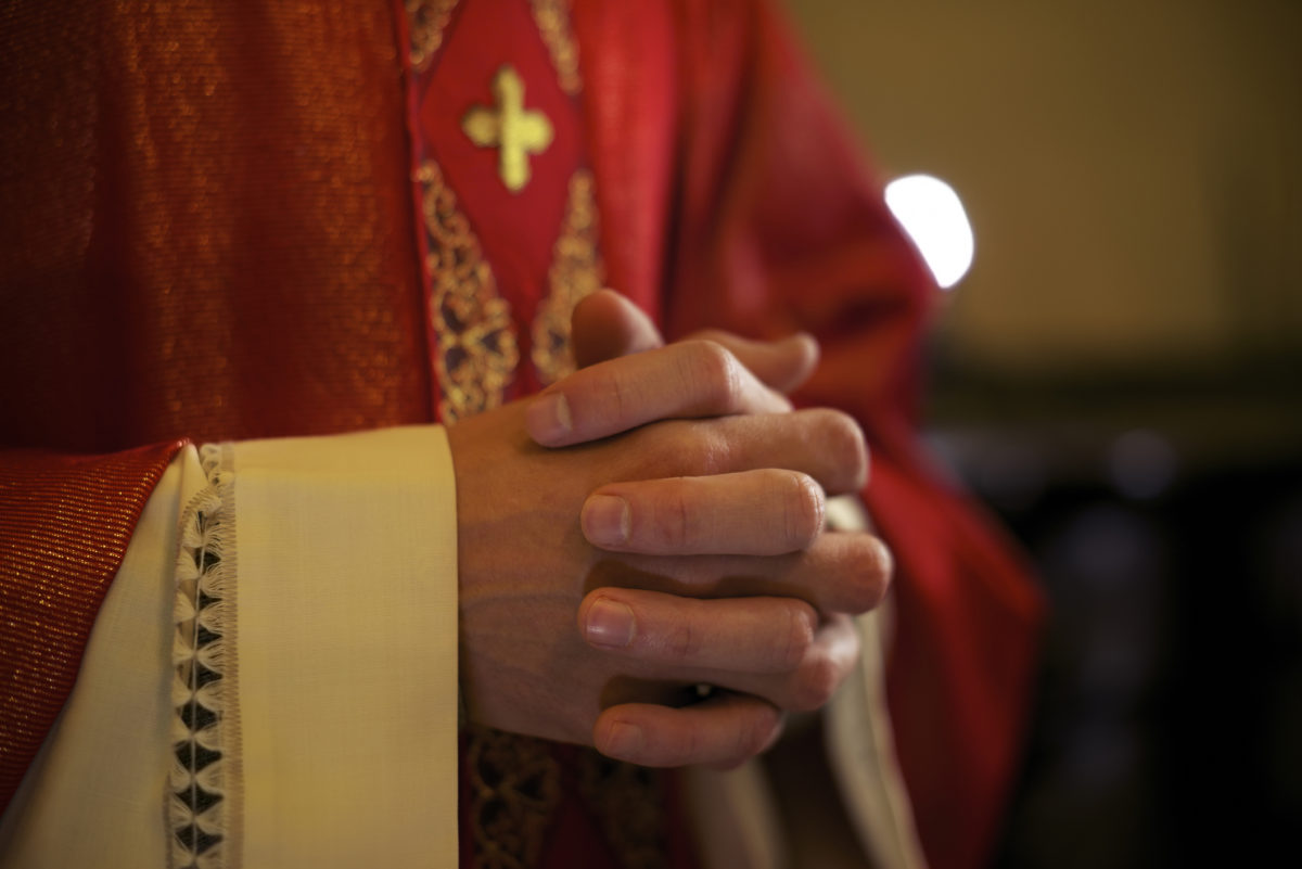 Les cas d’abus sexuels d’enfants par des prêtres catholiques se multiplient, 11 évêques ont déjà été inculpés en France