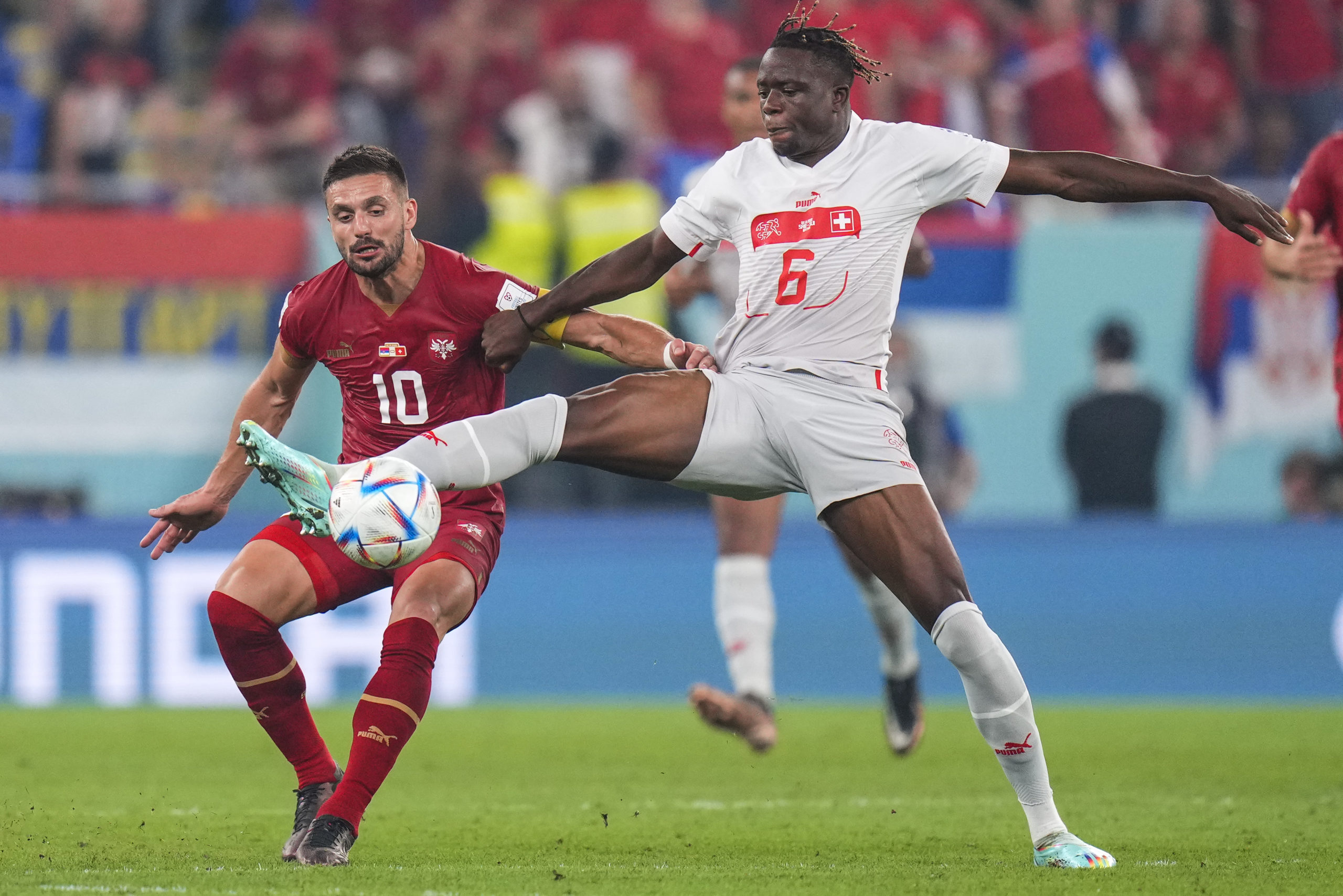 MS vo futbale 2022 v Katare: Švajčiari zvíťazili nad Srbmi a postúpili zo skupiny, Kamerun porazil Brazíliu