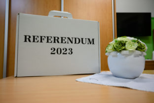 REFERENDUM 2023: Hlasovanie do prenosnej urny