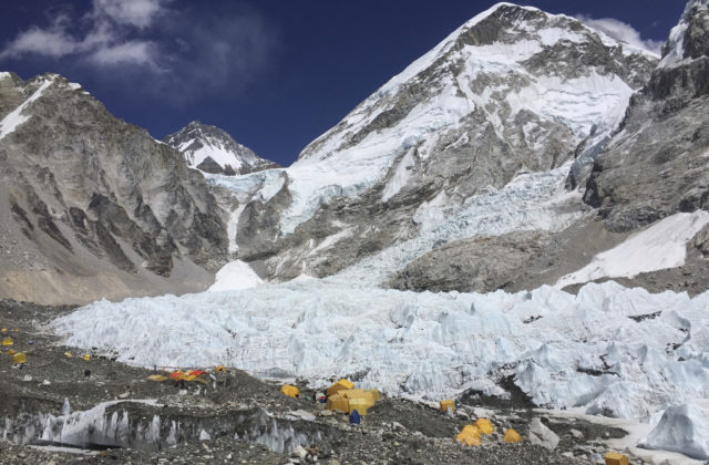 Čína využila neprítomnosť horolezcov na Mount Evereste, na vrch vyslala prieskumný tím vedcov