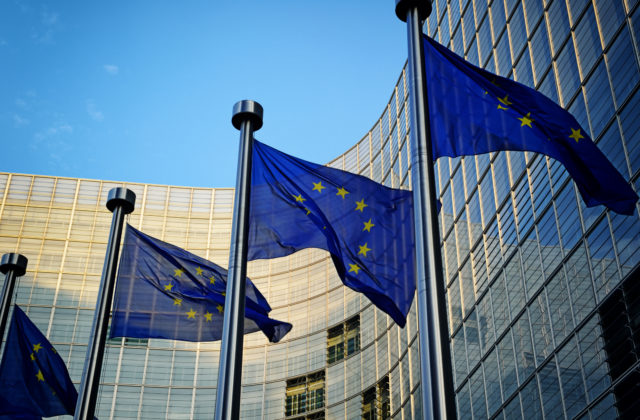 Ochranu spotrebiteľov v EÚ bude zabezpečovať nový návrh pravidiel pre digitálne platformy