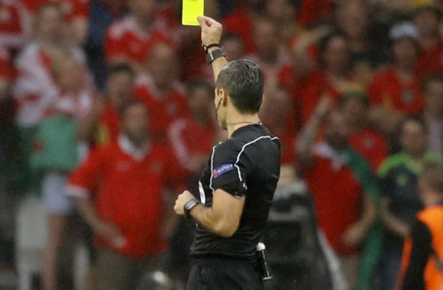 V Nemecku otestujú zmenu futbalových pravidiel, zmenia tresty za žlté karty