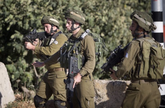 Militantné hnutie Hamas sa nabúralo do smartfónov izraelských vojakov, hackeri sa vydávali za ženy