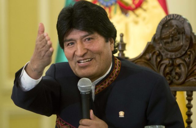 Bolívijský exprezident Morales neplánovane odcestoval na Kubu