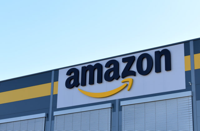 Amazon dočasne zastavuje aktivity vo Francúzsku, môže za to rozhodnutie súdu