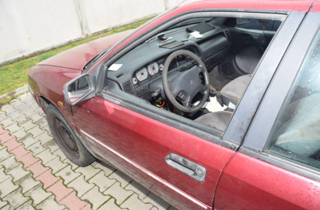Vodiči by mali zvýšiť pozornosť, bratislavská polícia varuje pred vykrádačmi áut