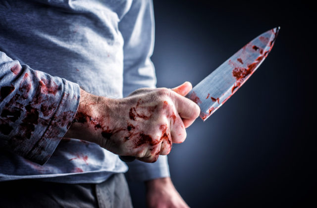 Polícia obvinila muža, ktorý dobodal v Bratislave kuchynským nožom ženu
