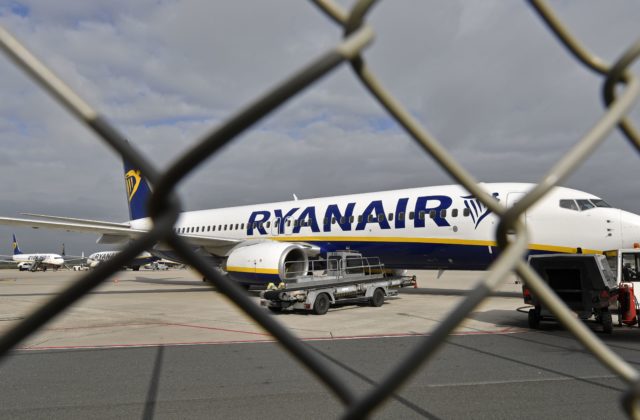 Šéf Ryanairu opísal nútené pristátie lietadla v Minsku, v ktorom bol novinár Pratasevič