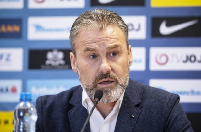 Kríza neobchádza ani Slovenský futbalový zväz, reprezentační tréneri prídu o 60 percent mzdy
