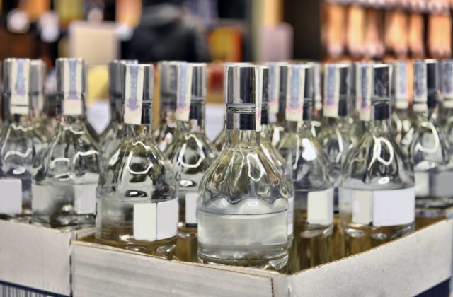 Parlament posunul do druhého čítania návrh novely zákona o spotrebnej dani z alkoholických nápojov