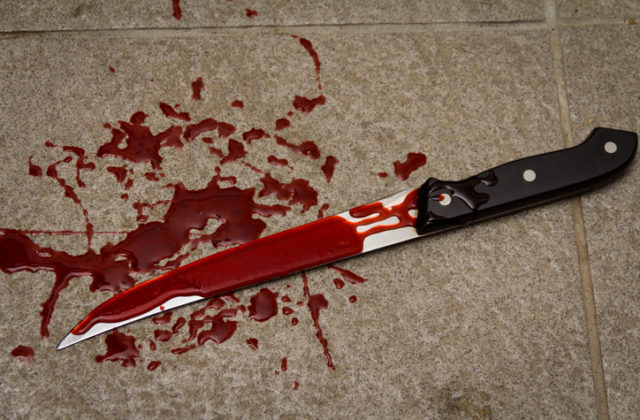 Muž zabil nožom vo francúzskom meste Romans-sur-Isere dvoch ľudí, niekoľko ďalších zranil