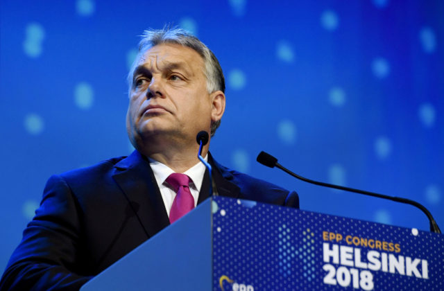 Podpora Orbánovej strany klesá, vo voľbách sa v boji proti premiérovi spoja šiesti opoziční súperi