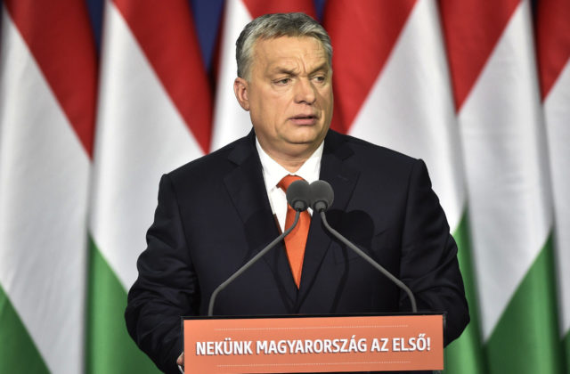 Maďari poznajú termín parlamentných volieb, Orbán bude čeliť koalícii šiestich strán