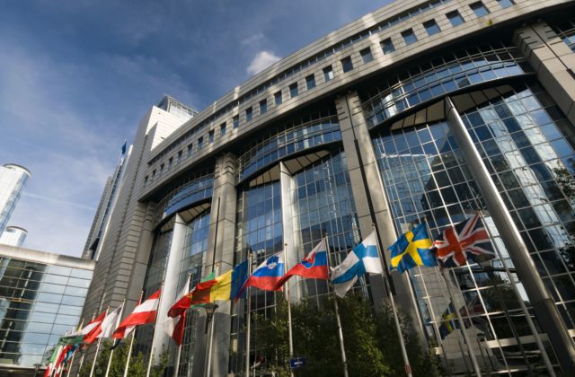Európsky parlament zrušil zasadnutie v Štrasburgu, pre obavy z koronavírusu ho presunuli do Bruselu