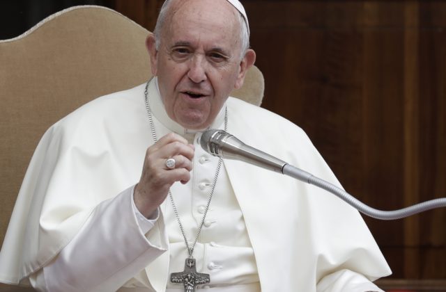 Pápež František má zdravotné problémy a nebude celebrovať omšu na Nový rok