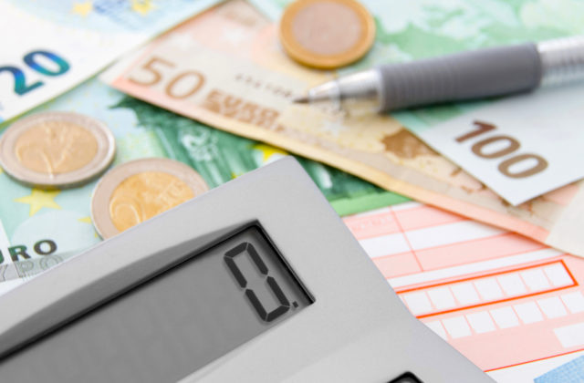 Platy sa zvýšili o takmer osem percent, v priemere Slováci zarábajú 1092 eur