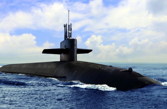 Americká ponorka sa v Juhočínskom mori zrazila s neznámym objektom