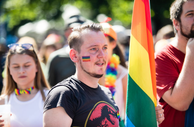 Európska komisia začína konania proti Maďarsku a Poľsku pre porušenia základných práv LGBTIQ osôb