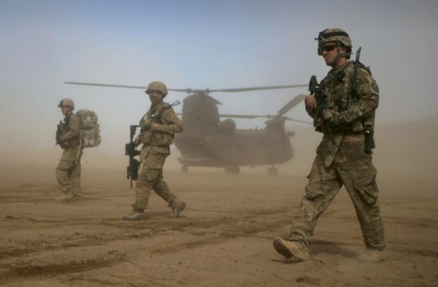 Američania začali s odsunom svojich vojakov z Afganistanu