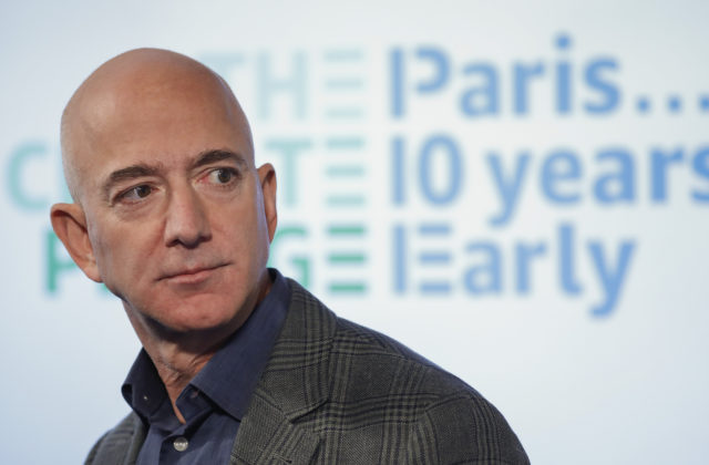 Jeff Bezos končí na poste výkonného riaditeľa, Amazon už spoznal jeho nástupcu