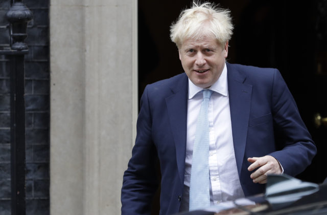 Britský premiér Boris Johnson sa zotavil z ochorenia Covid-19 a vráti sa do práce